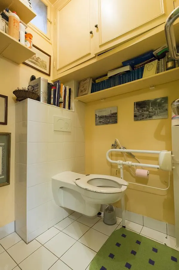 Veeve - Charming Bonaparte Paris Apartment