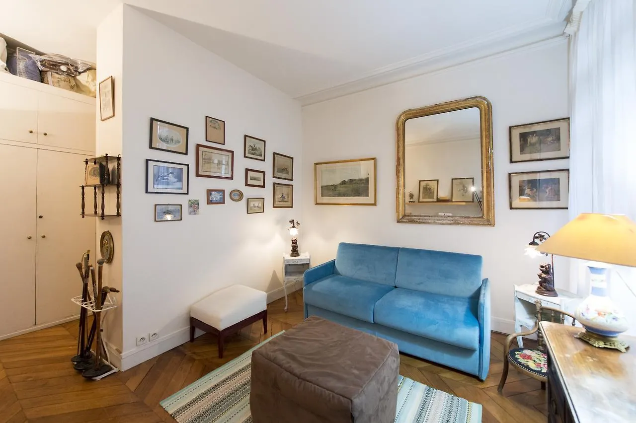 Apartment Veeve - Charming Bonaparte Paris France