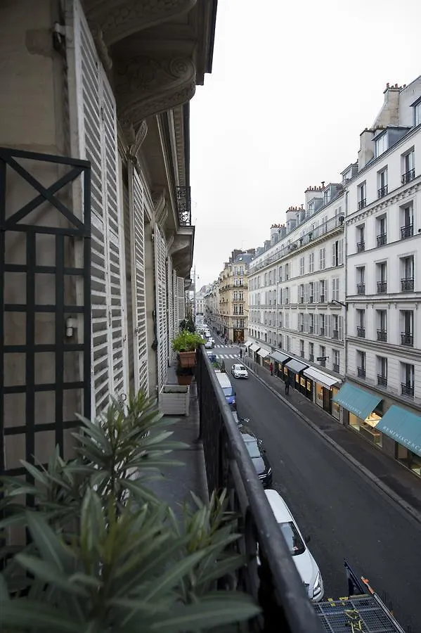 Veeve - Charming Bonaparte Paris Apartment