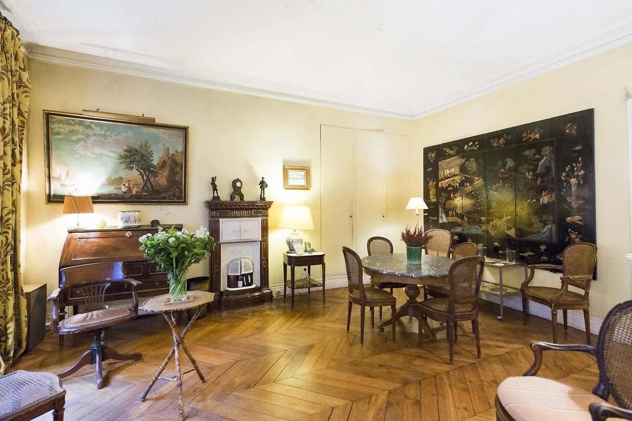 Veeve - Charming Bonaparte Paris